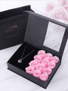 <tc>Nyakék és rózsák ajándékdobozban, dísztasakkal Itssel rózsaszín</tc>