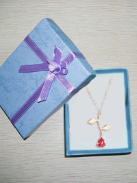 <tc>Rózsa nyaklánc + kék ajándékdoboz Florie rozé arany</tc>